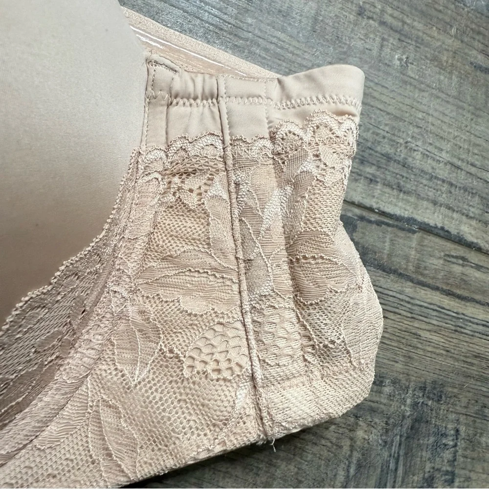 Torrid Wire Cream Lace Bra - Picture 2 of 14